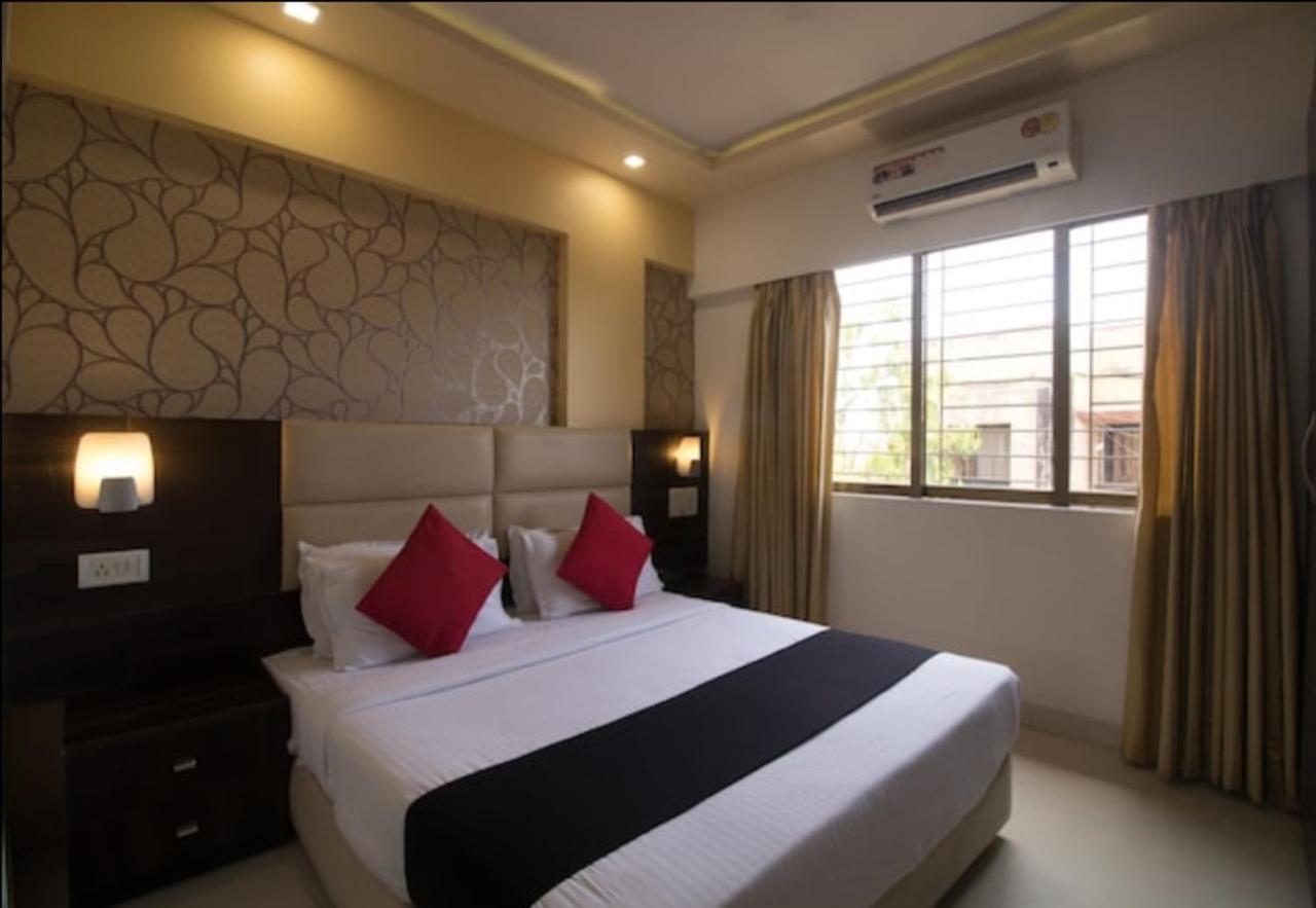 Hotel Galaxy Comforts Mumbai Bagian luar foto