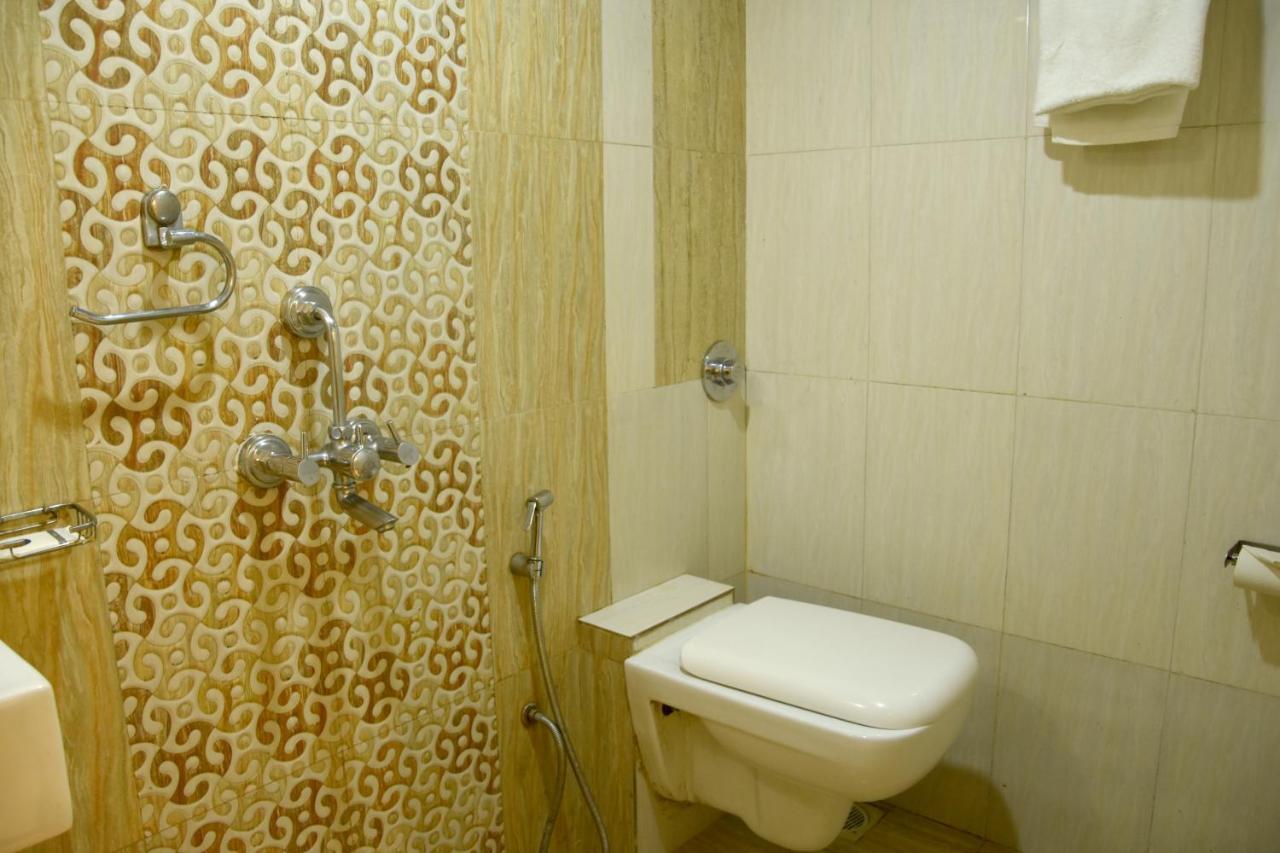 Hotel Galaxy Comforts Mumbai Bagian luar foto