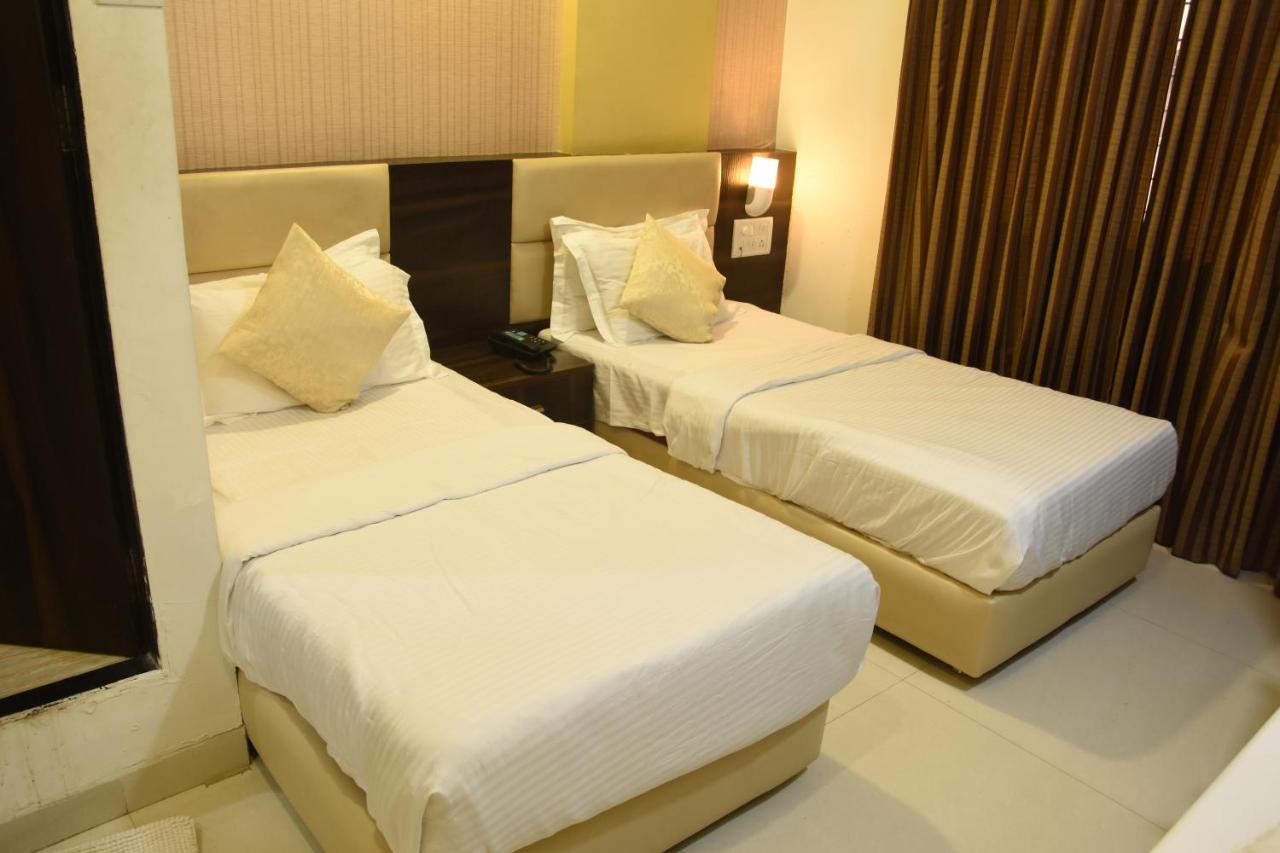Hotel Galaxy Comforts Mumbai Bagian luar foto